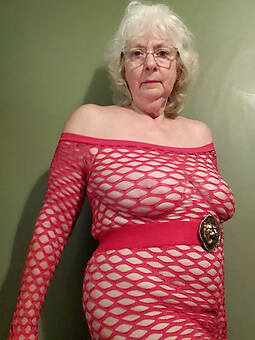 amature naked grandma in glasses